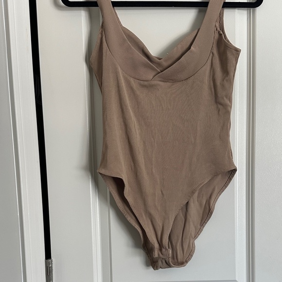 Tan Ribbed bodysuit - Picture 2 of 4